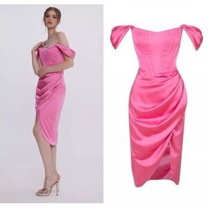 NWT Gigii’s Jasmine Corset Off Shoulder Satin Dress In Hot Pink Size Small